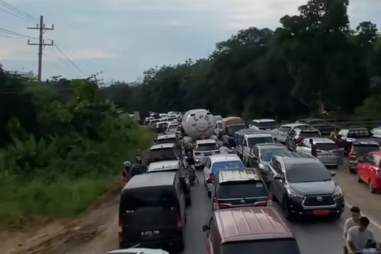 Pemudik Sumatera Utara Berjuang Melewati Kemacetan: Pengalaman yang Tak Terlupakan